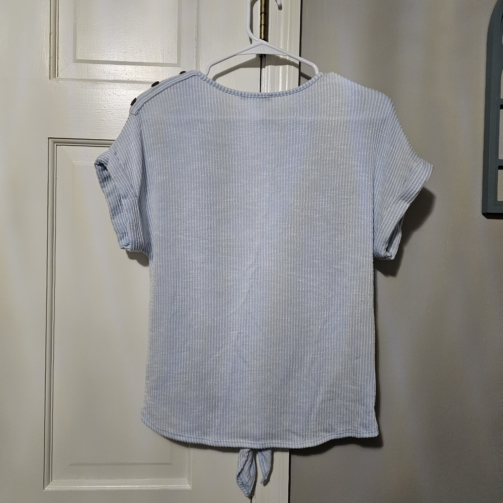 Elegant Light Gray Tie-Front Top - Picture 4 of 5